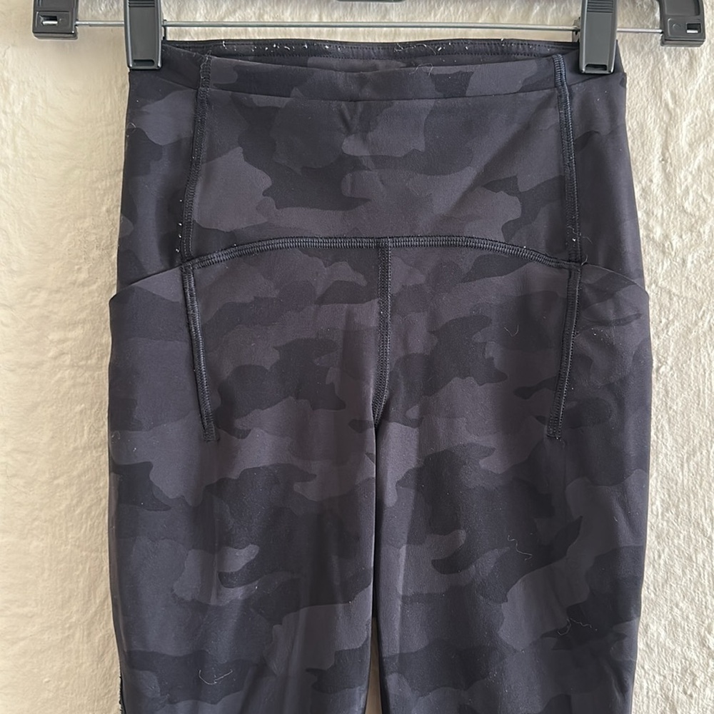 Lululemon Swift Speed High-Rise Crop 21” Heritage 365 Camo Deep Coal Leggings 0 - Picture 15 of 16